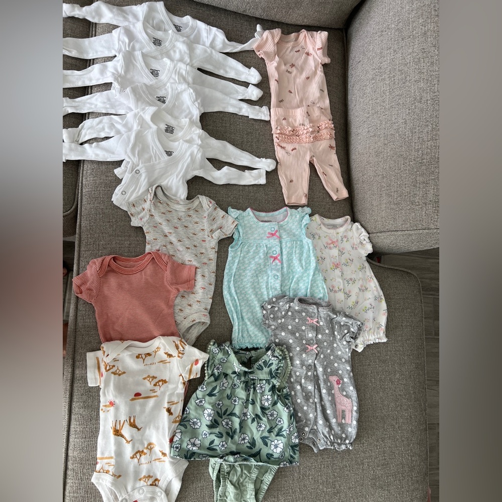 Newborn lots bundle 15 pieces Carter/ Gerber